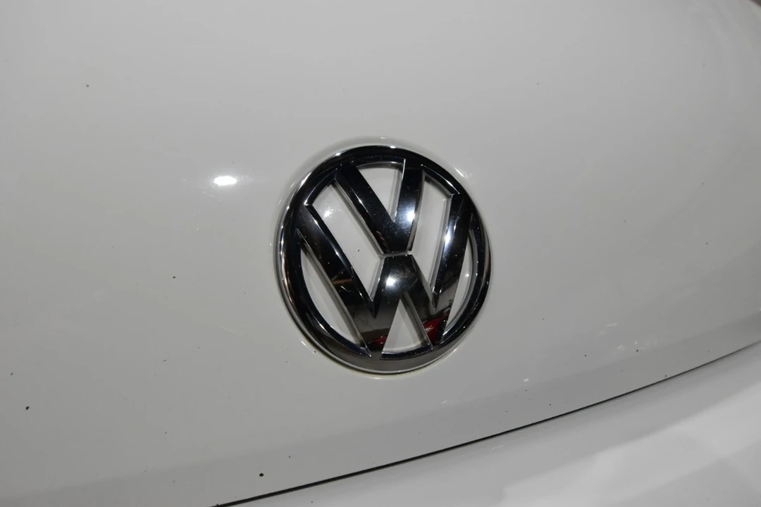 2017 Volkswagen A5 Beetle - Image 4 of 12