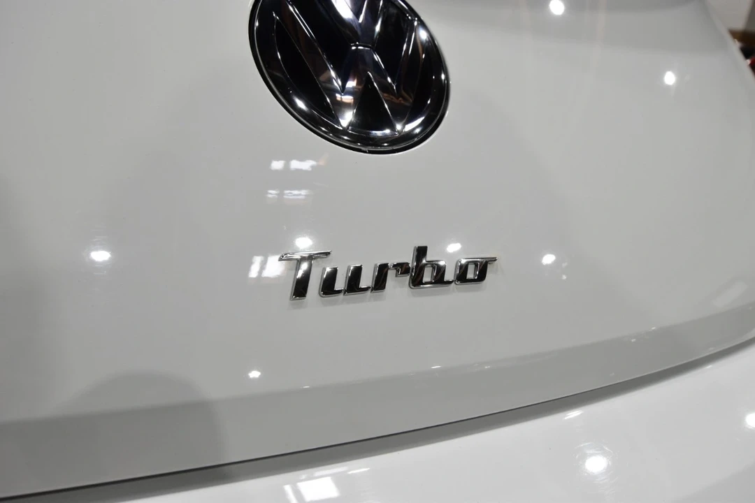 2017 Volkswagen A5 Beetle - Image 10 of 12