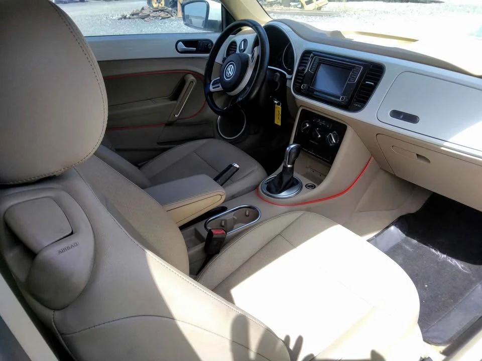 2017 Volkswagen A5 Beetle - Image 3 of 8