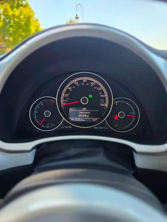 2017 Volkswagen A5 Beetle - Image 3 of 11