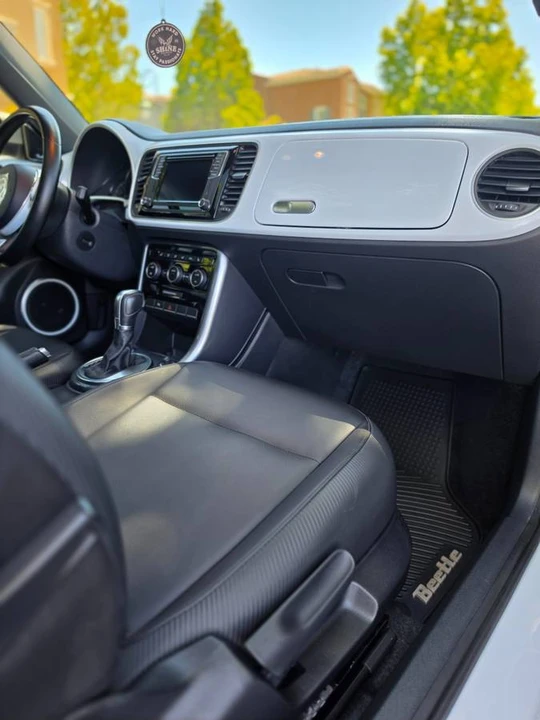 2017 Volkswagen A5 Beetle - Image 10 of 11