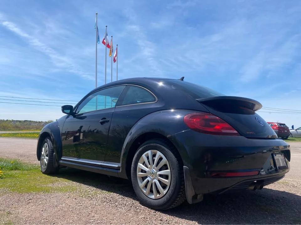 2017 Volkswagen A5 Beetle - Image 2 of 9