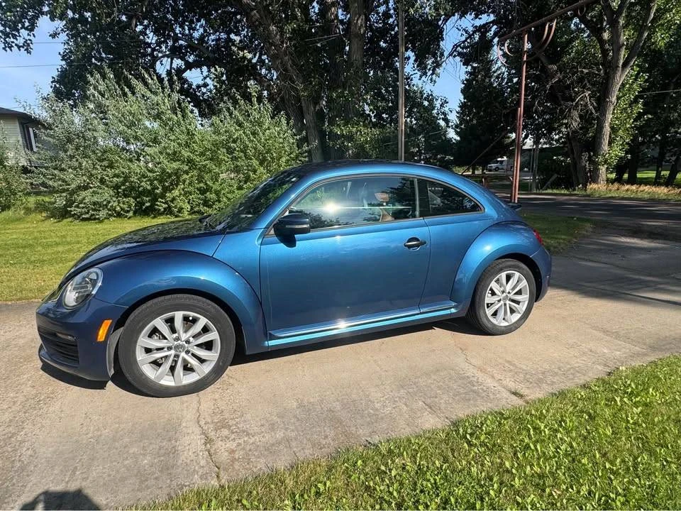 2017 Volkswagen A5 Beetle - Image 3 of 10