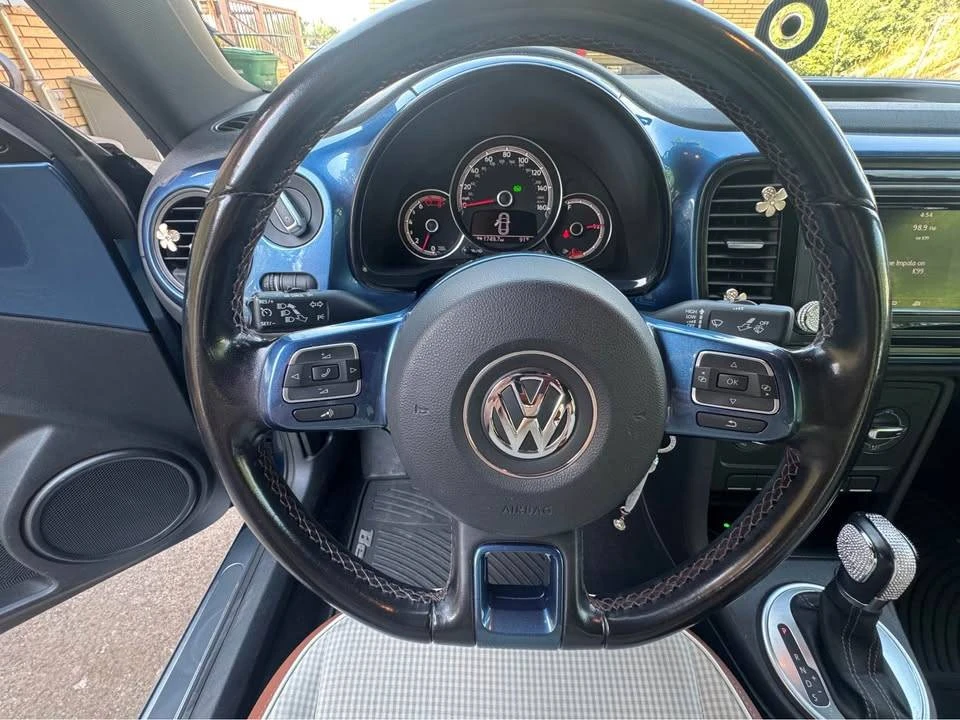 2017 Volkswagen A5 Beetle - Image 5 of 10