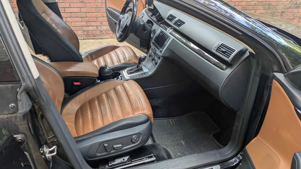 2017 Volkswagen CC - Image 7 of 9