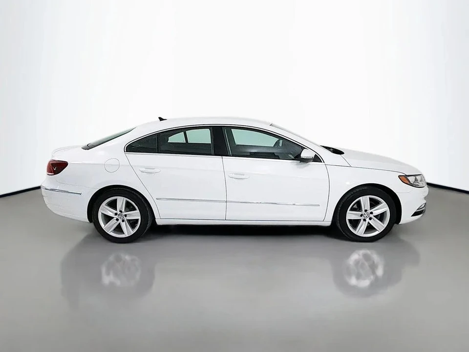 2017 Volkswagen CC - Image 8 of 12
