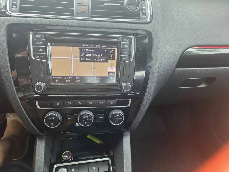 2017 Volkswagen A6 Jetta - Image 11 of 13