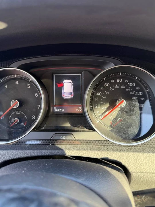 2017 Volkswagen GTI Mk7 - Image 6 of 11