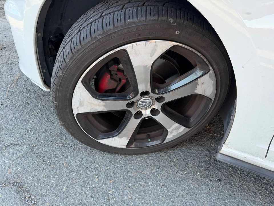 2017 Volkswagen GTI Mk7 - Image 9 of 11
