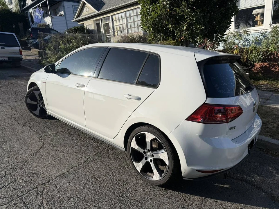 2017 Volkswagen GTI Mk7 - Image 5 of 11