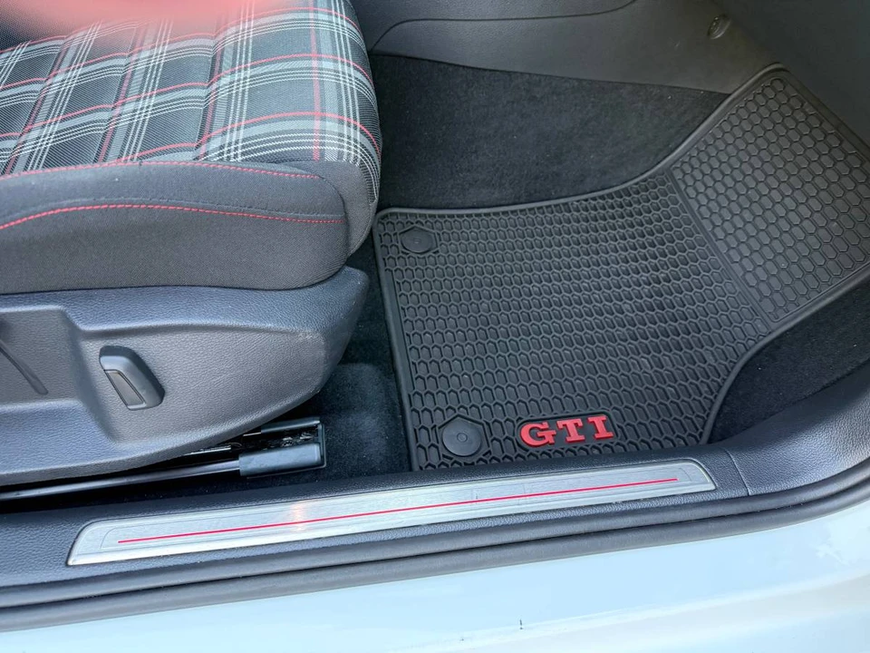 2017 Volkswagen GTI Mk7 - Image 17 of 24