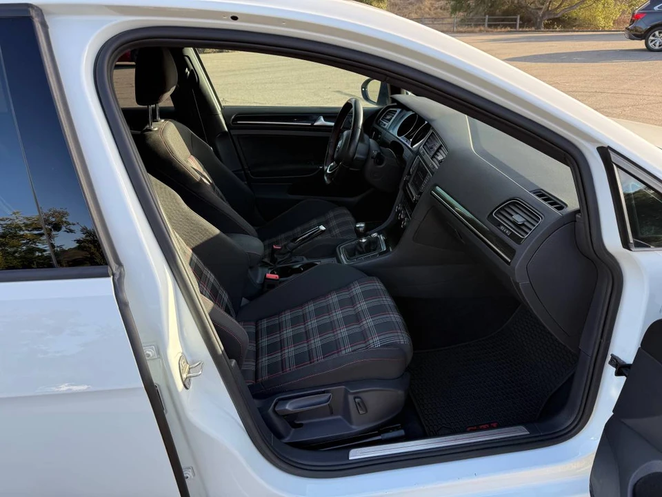 2017 Volkswagen GTI Mk7 - Image 9 of 24