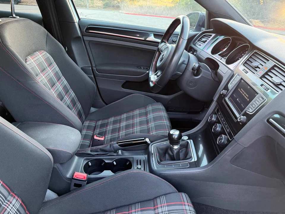 2017 Volkswagen GTI Mk7 - Image 18 of 24