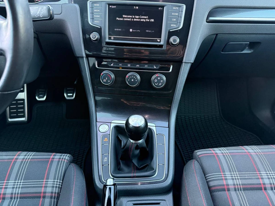 2017 Volkswagen GTI Mk7 - Image 15 of 24