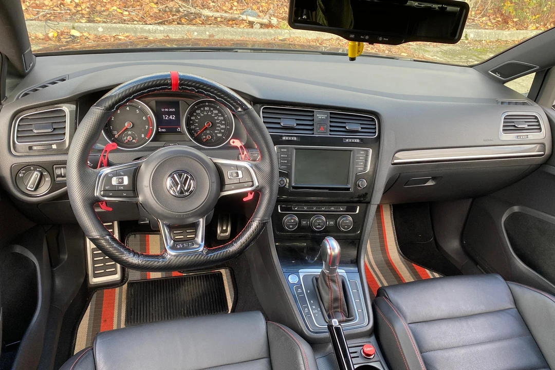 2017 Volkswagen GTI Mk7 - Image 28 of 31