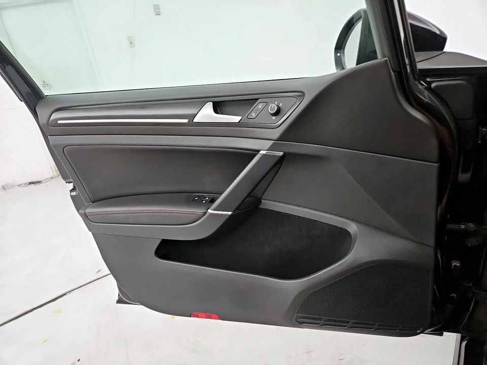 2017 Volkswagen GTI Mk7 - Image 13 of 27