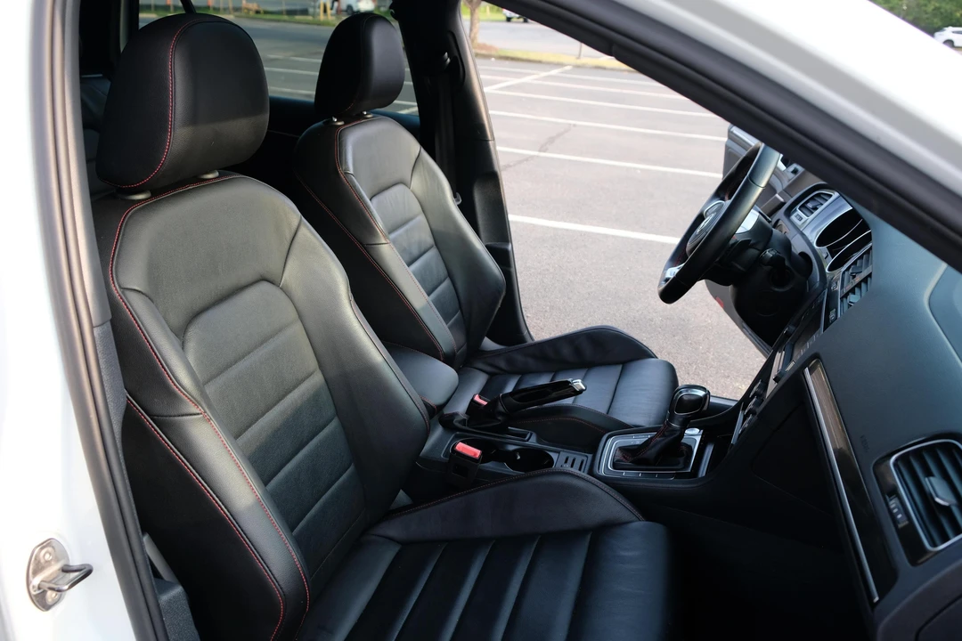 2017 Volkswagen GTI Mk7 - Image 7 of 9