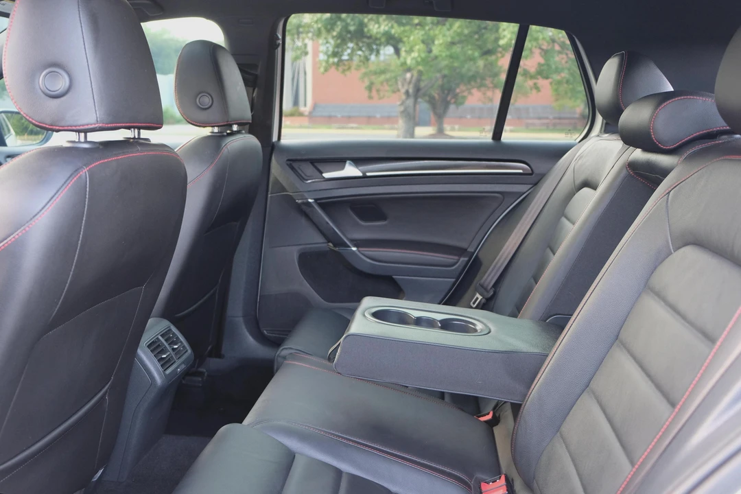 2017 Volkswagen GTI Mk7 - Image 8 of 9