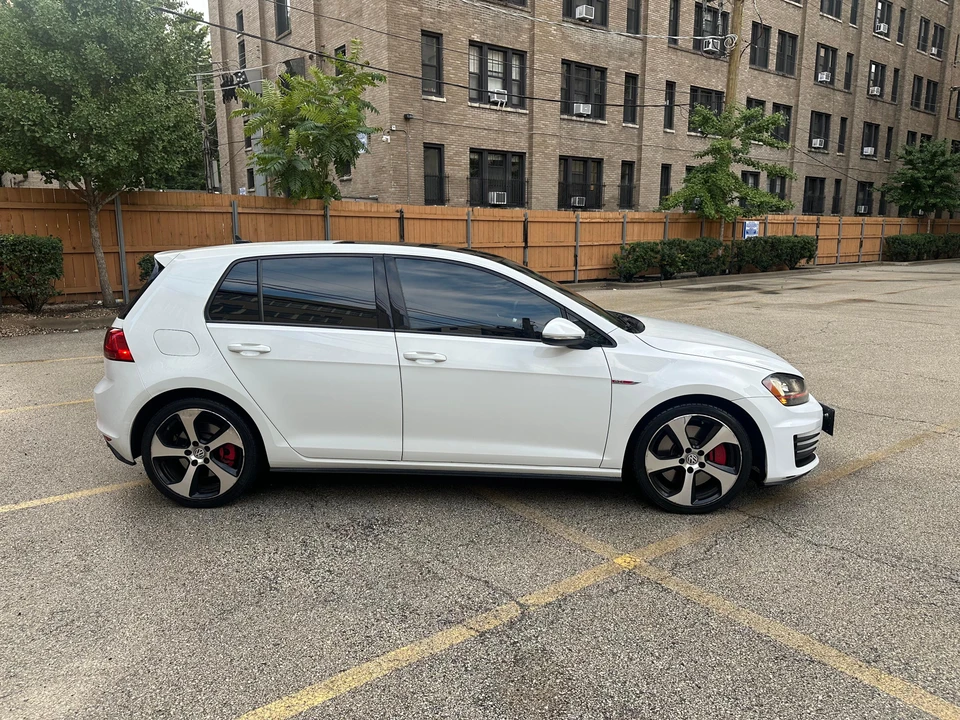 2017 Volkswagen GTI Mk7 - Image 21 of 31