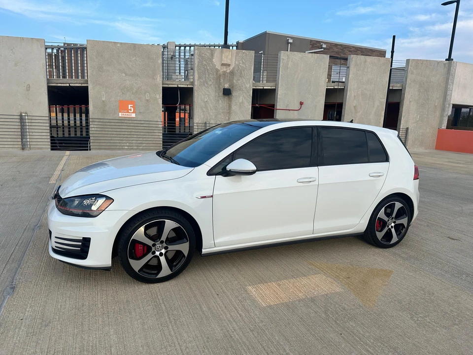 2017 Volkswagen GTI Mk7 - Image 11 of 31