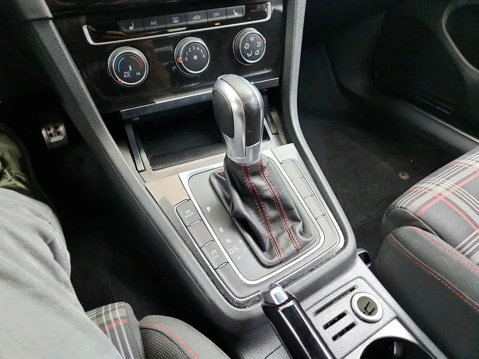 2017 Volkswagen GTI Mk7 - Image 17 of 20