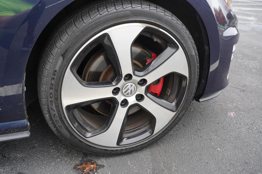 2017 Volkswagen GTI Mk7 - Image 28 of 31