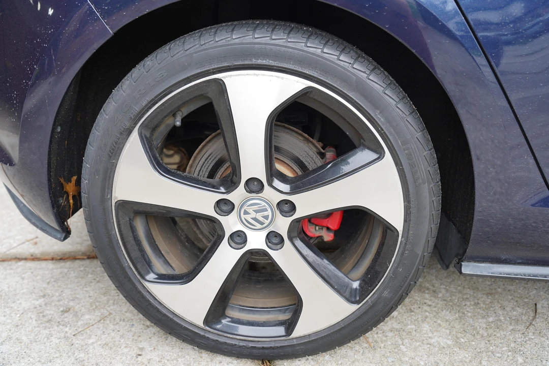 2017 Volkswagen GTI Mk7 - Image 27 of 31
