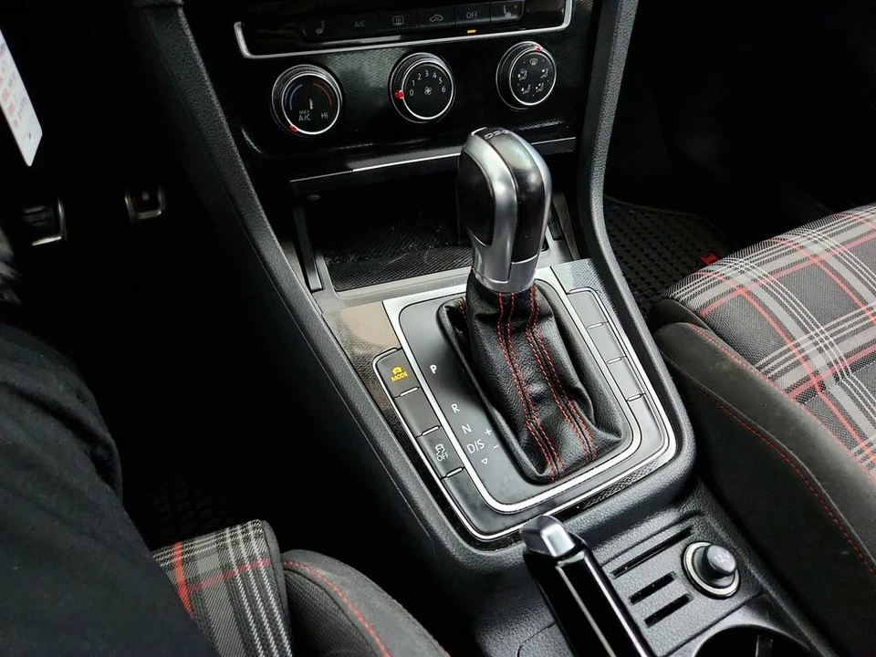 2017 Volkswagen GTI Mk7 - Image 16 of 21