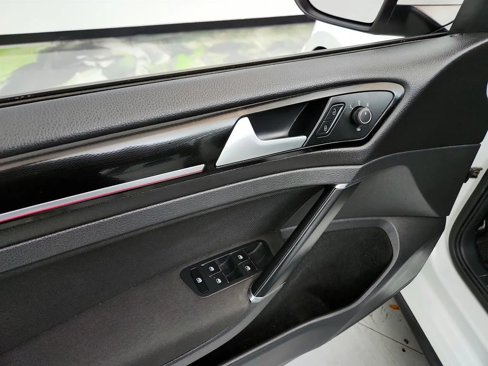 2017 Volkswagen GTI Mk7 - Image 19 of 21