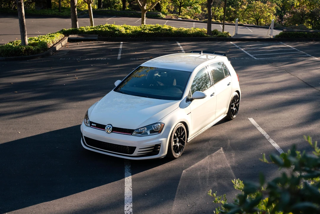 2017 Volkswagen GTI Mk7 - Image 7 of 31