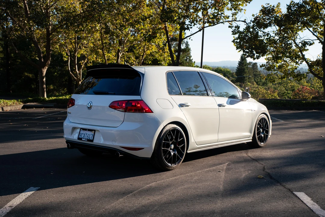 2017 Volkswagen GTI Mk7 - Image 17 of 31
