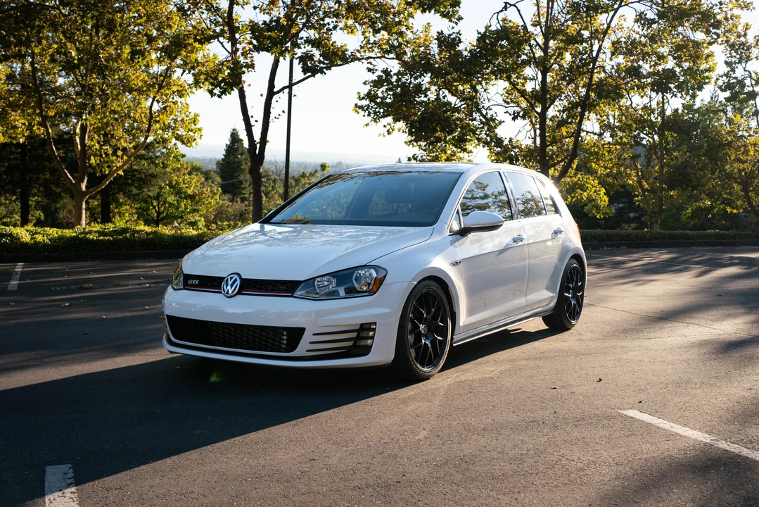 2017 Volkswagen GTI Mk7 - Image 9 of 31