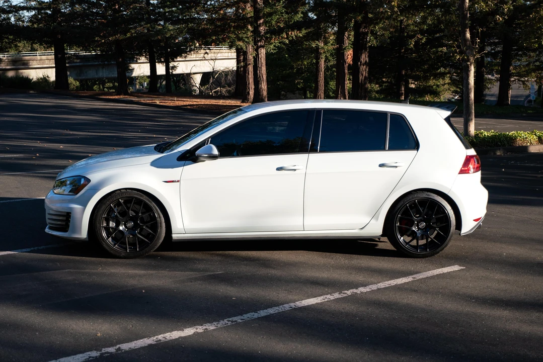 2017 Volkswagen GTI Mk7 - Image 11 of 31