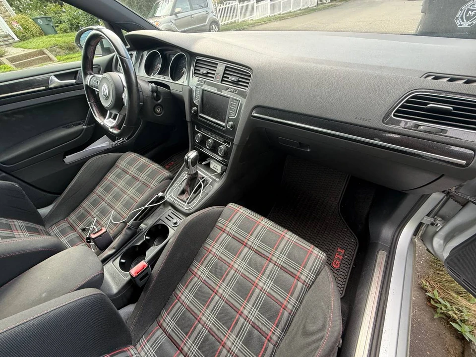 2017 Volkswagen GTI Mk7 - Image 15 of 19