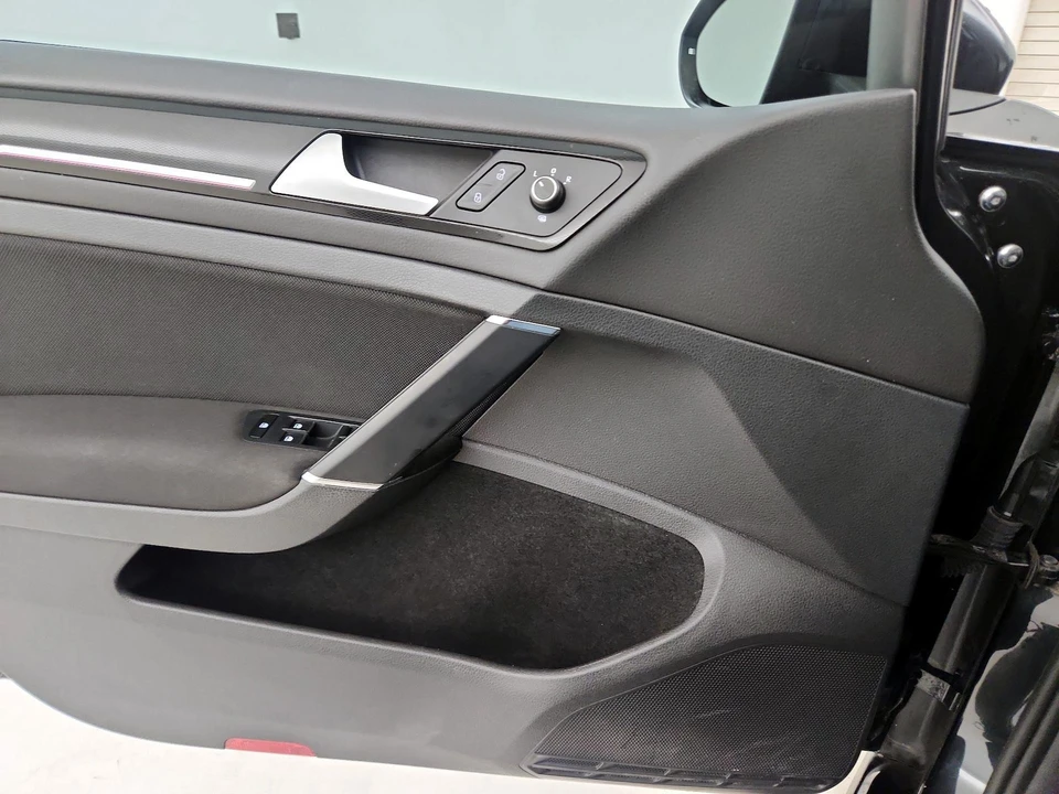 2017 Volkswagen GTI Mk7 - Image 11 of 21