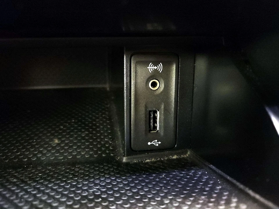 2017 Volkswagen GTI Mk7 - Image 17 of 21