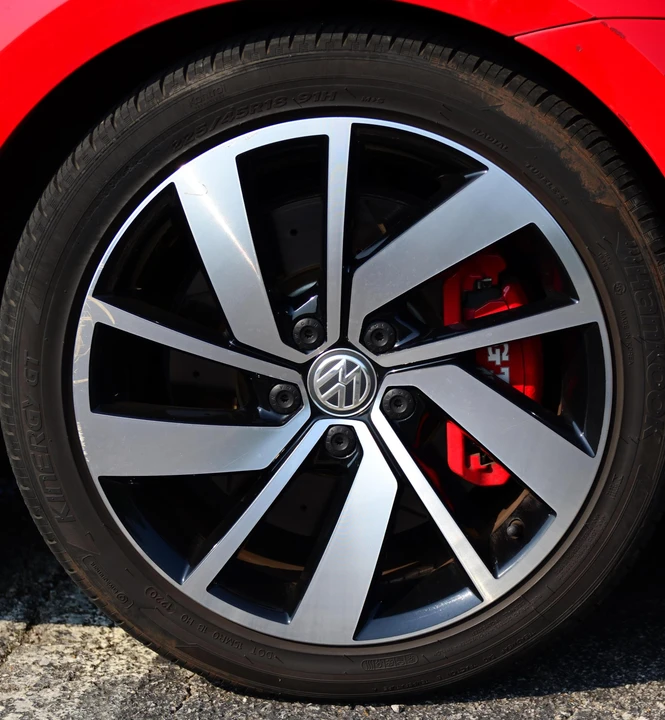 2017 Volkswagen GTI Mk7 - Image 26 of 31