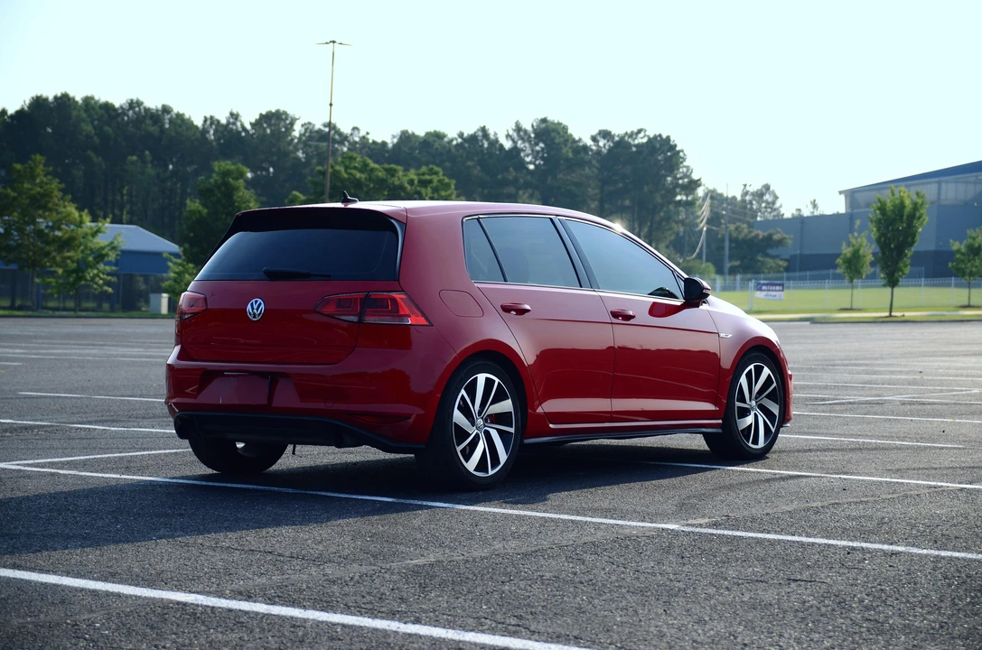 2017 Volkswagen GTI Mk7 - Image 7 of 31
