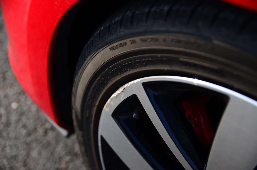 2017 Volkswagen GTI Mk7 - Image 27 of 31
