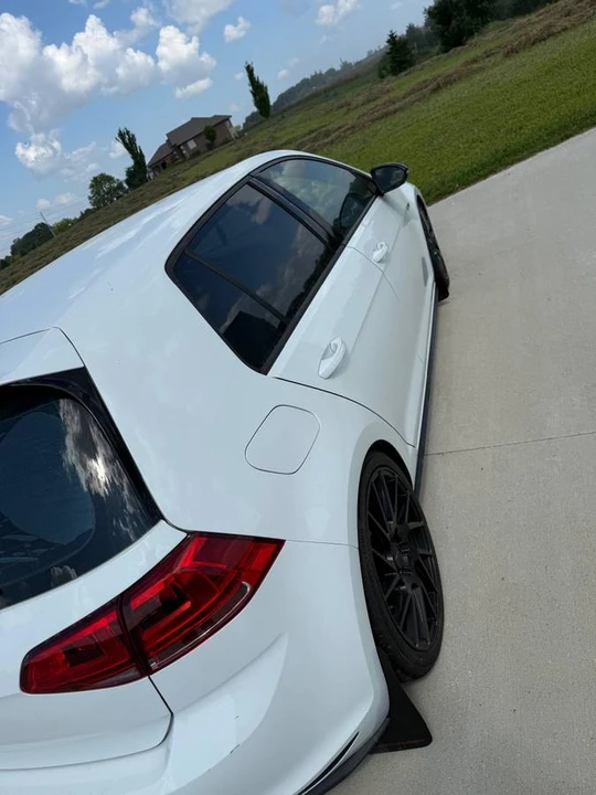 2017 Volkswagen GTI Mk7 - Image 2 of 4