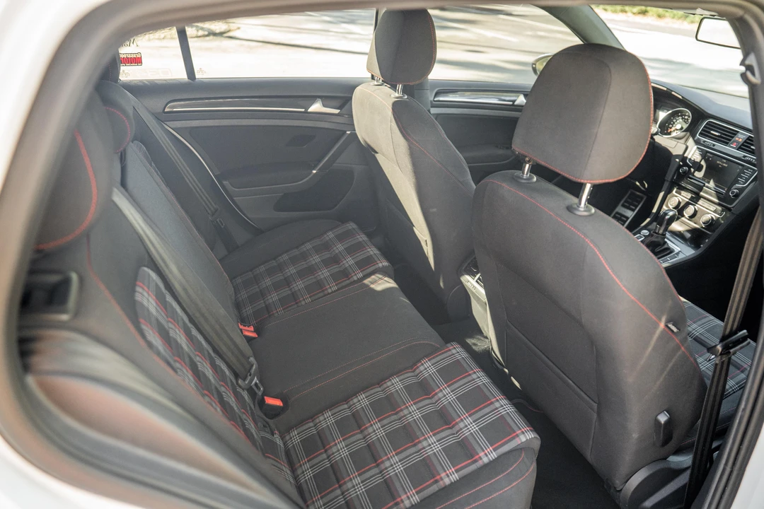 2017 Volkswagen GTI Mk7 - Image 30 of 31