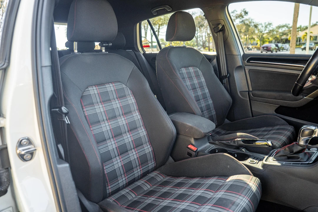 2017 Volkswagen GTI Mk7 - Image 24 of 31