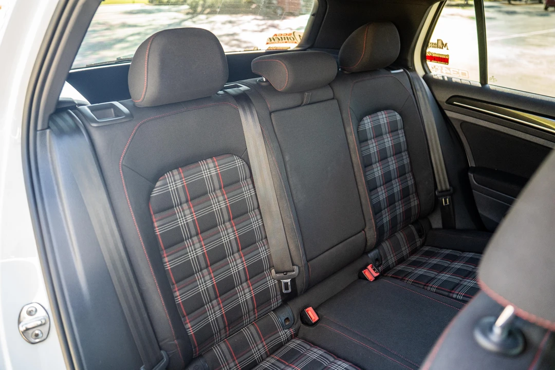 2017 Volkswagen GTI Mk7 - Image 25 of 31