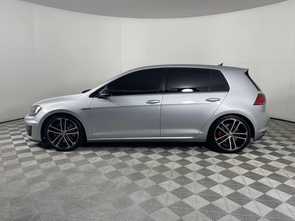 2017 Volkswagen GTI Mk7 - Image 8 of 31