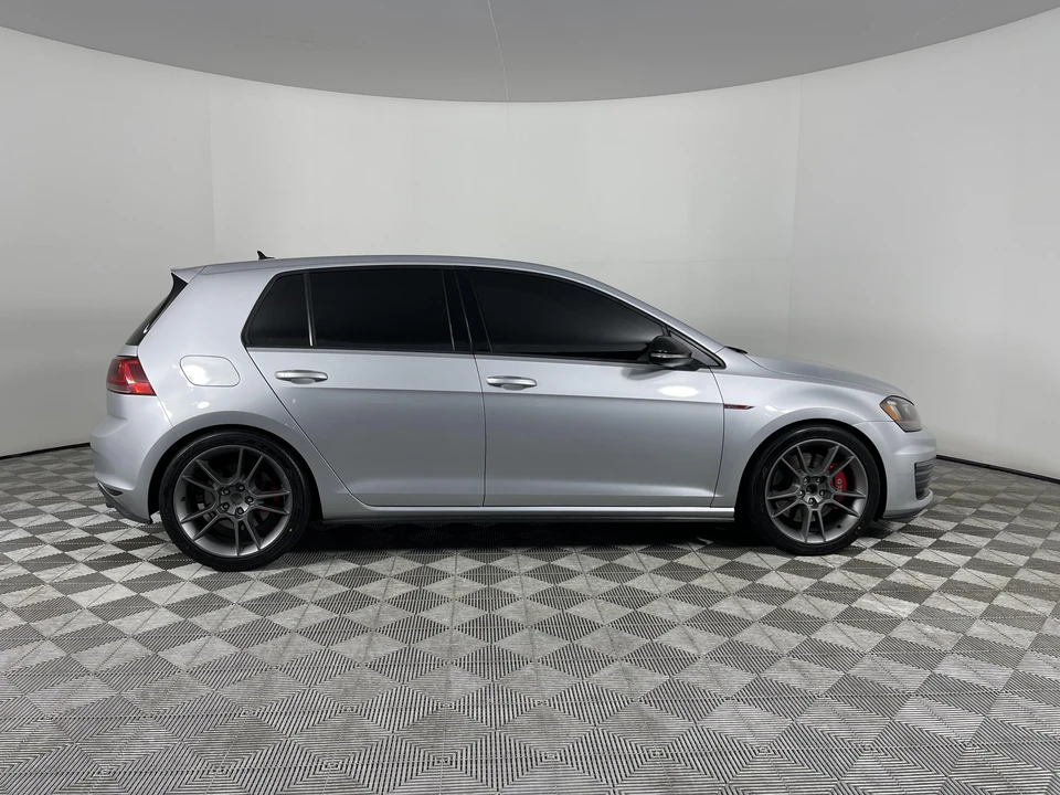 2017 Volkswagen GTI Mk7 - Image 13 of 31