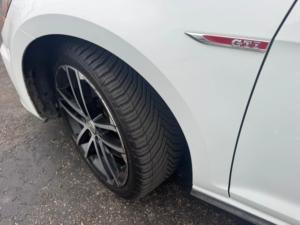 2017 Volkswagen GTI Mk7 - Image 25 of 31