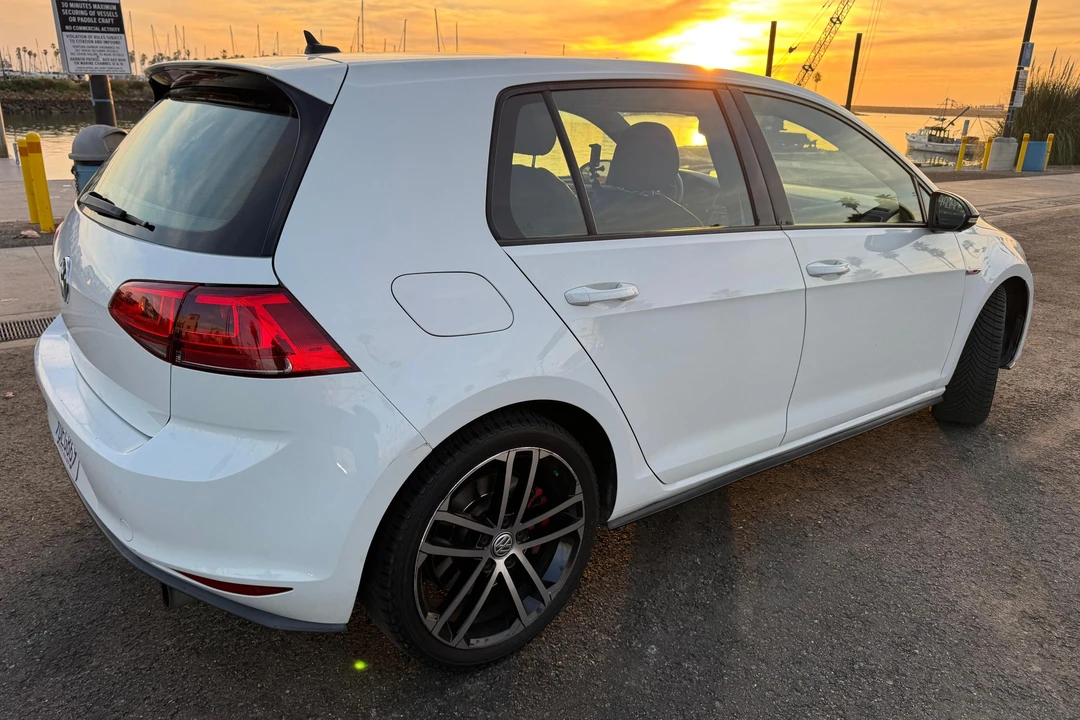 2017 Volkswagen GTI Mk7 - Image 5 of 31