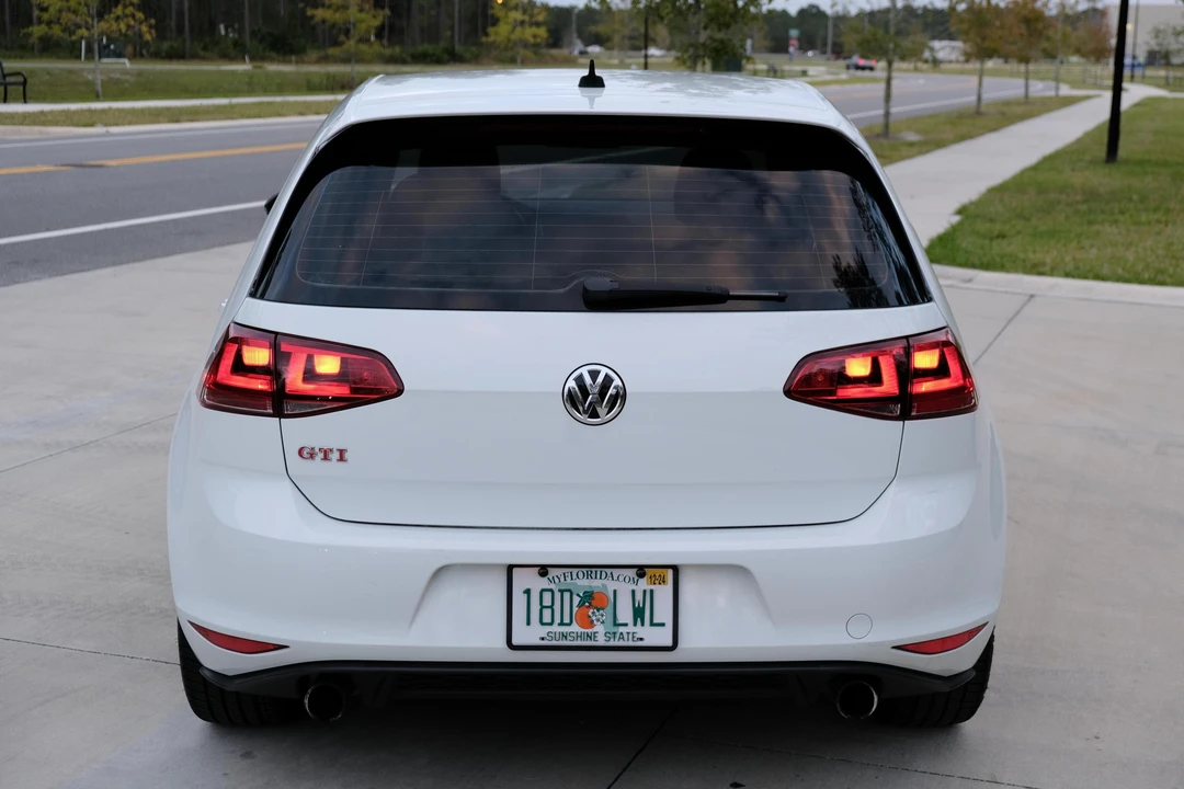 2017 Volkswagen GTI Mk7 - Image 5 of 18