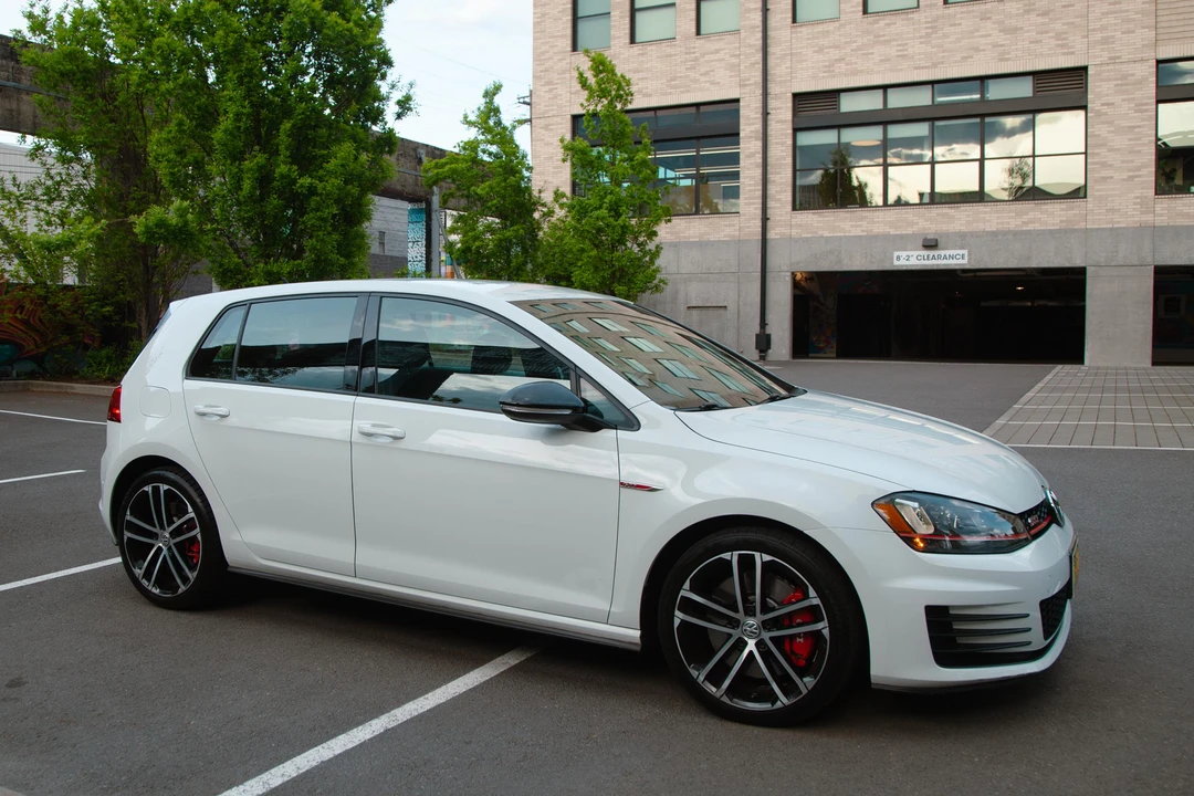 2017 Volkswagen GTI Mk7 - Image 27 of 31