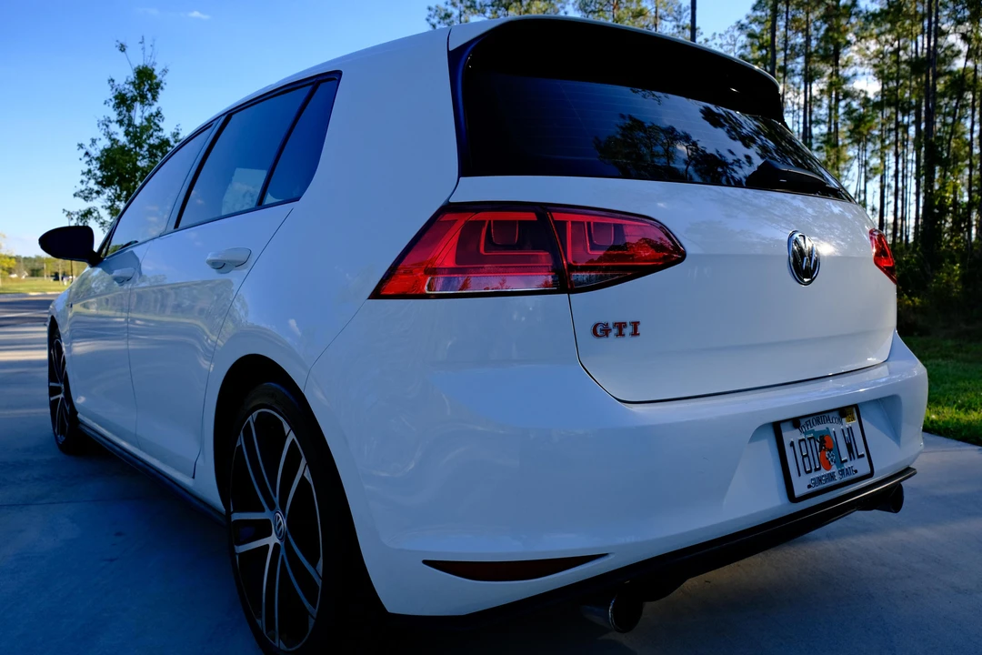 2017 Volkswagen GTI Mk7 - Image 9 of 18